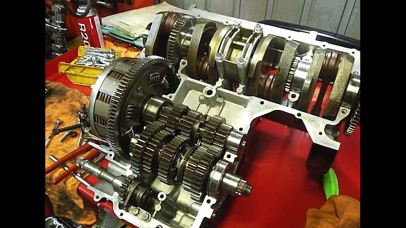 バイクエンジン組付け行程