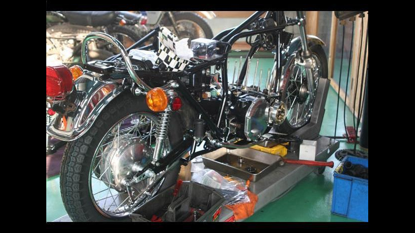 バイクのエンジン組み立て